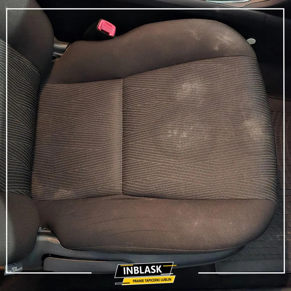 Szara wykładzina w żłobku dla dzieci efekt w trakcie prania ekstrakcyjnego